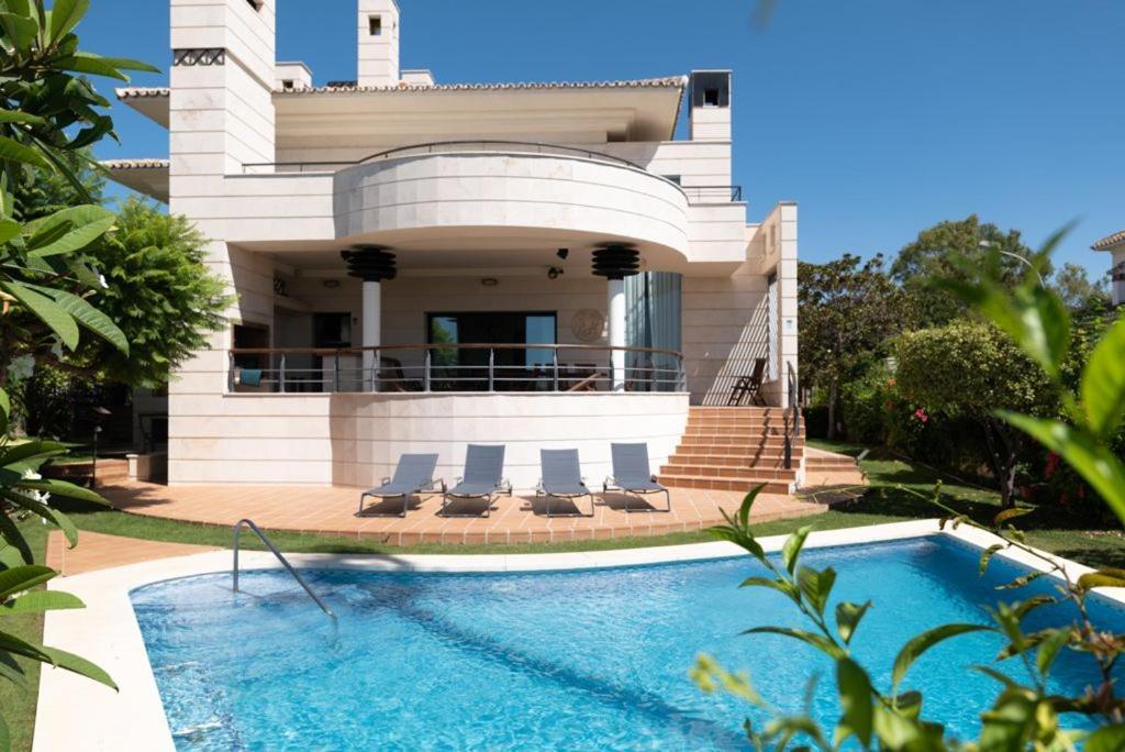 Beachside Villa In Puerto Marina, Benalmádena Buitenkant foto